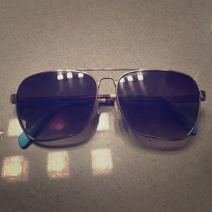 Toms aviators