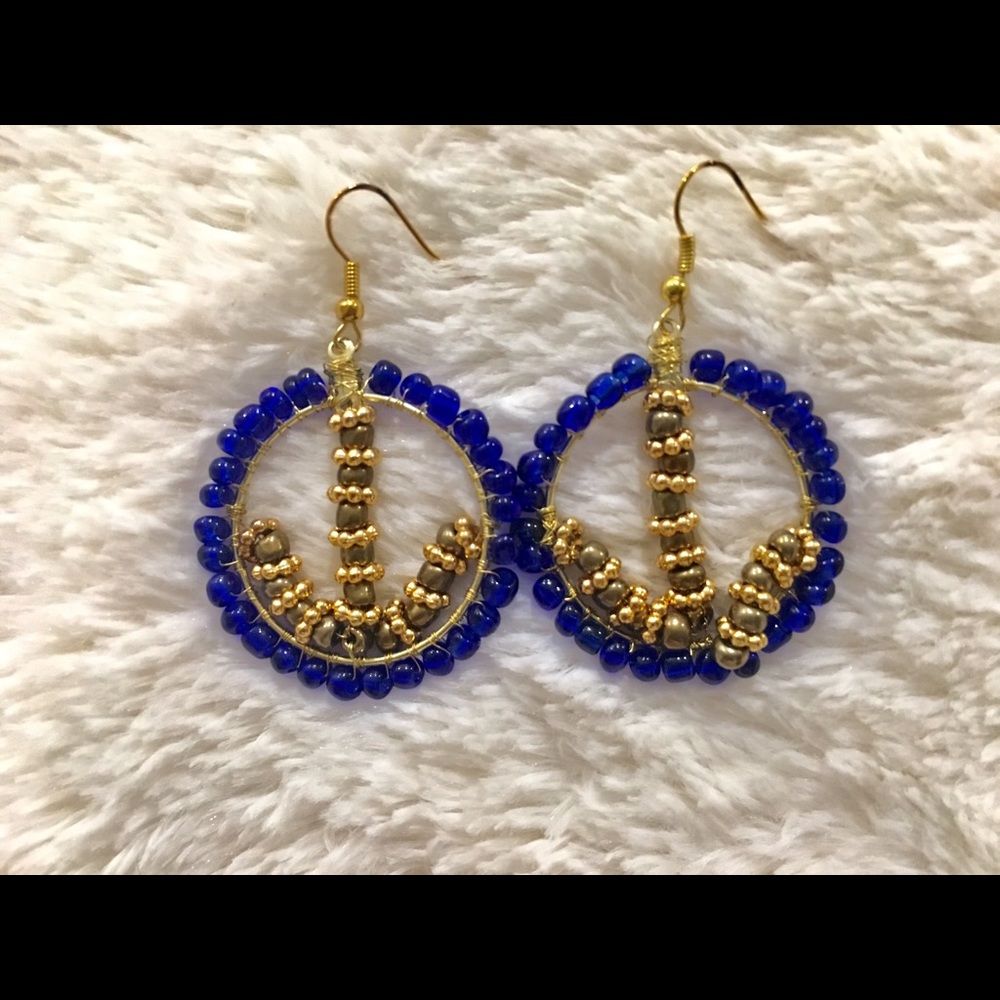Hoops earrings
