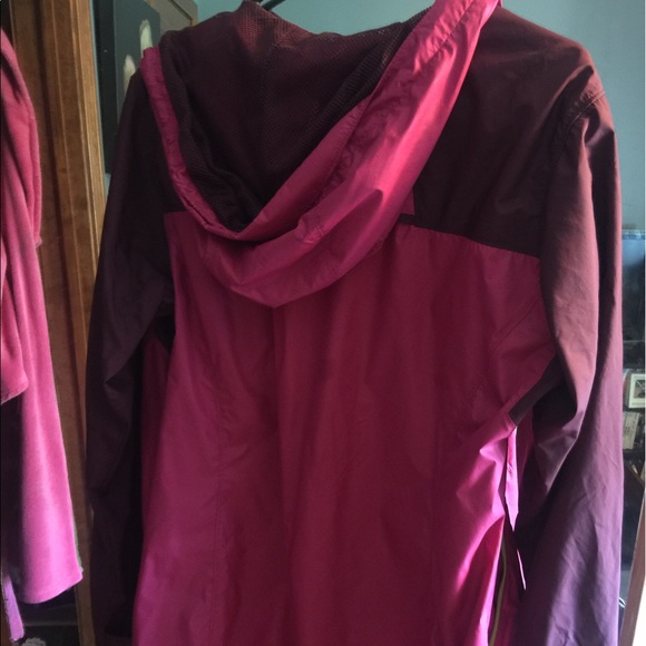 Columbia sportswear jacket! Windbreaker? - Picture 3 of 3