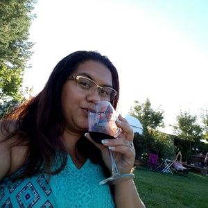 Meet your Posher, Dannette