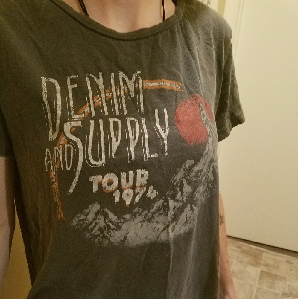 Women's tee shirt