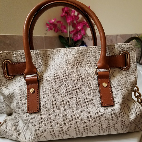 100% Authentic Michael Kors Medium Tote Bag - Picture 3 of 5