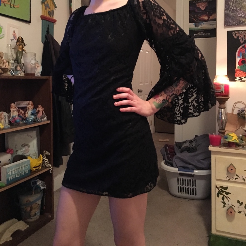 Body Central Lacey Flare Sleeved Dress