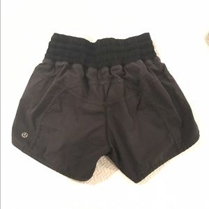 Black lulu lemon shorts