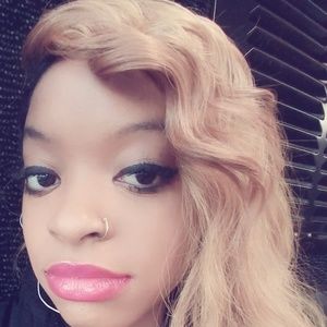 Meet your Posher, Whitney