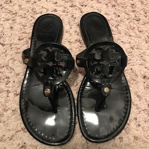 Tory Burch black sandals / flip flops