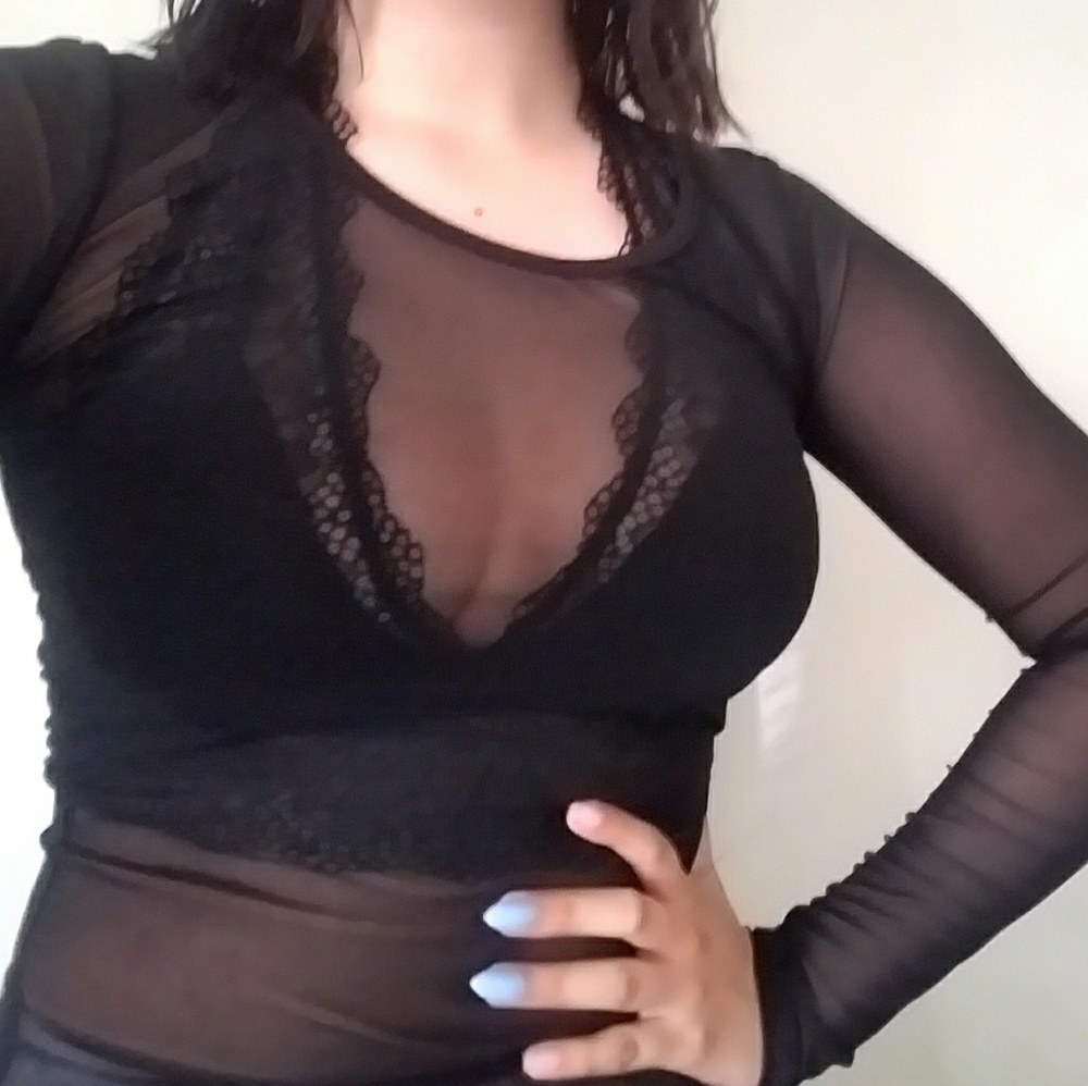 🔥SOLD🔥Sheer Mesh Fishnet type blouse