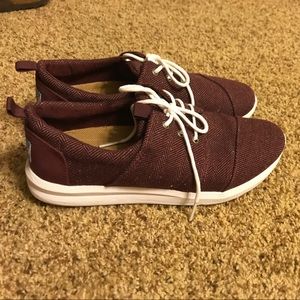 Toms sneakers NWOT