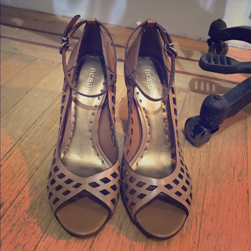 BCBG brown leather cut out peep toe strap heels 8