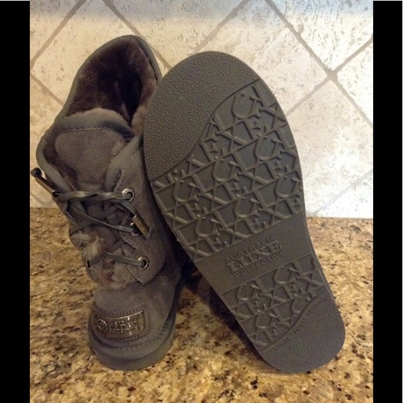 Australia luxe boots by UGG - Picture 3 of 4