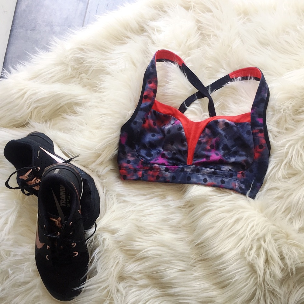 Lululemon TataTamer 32D