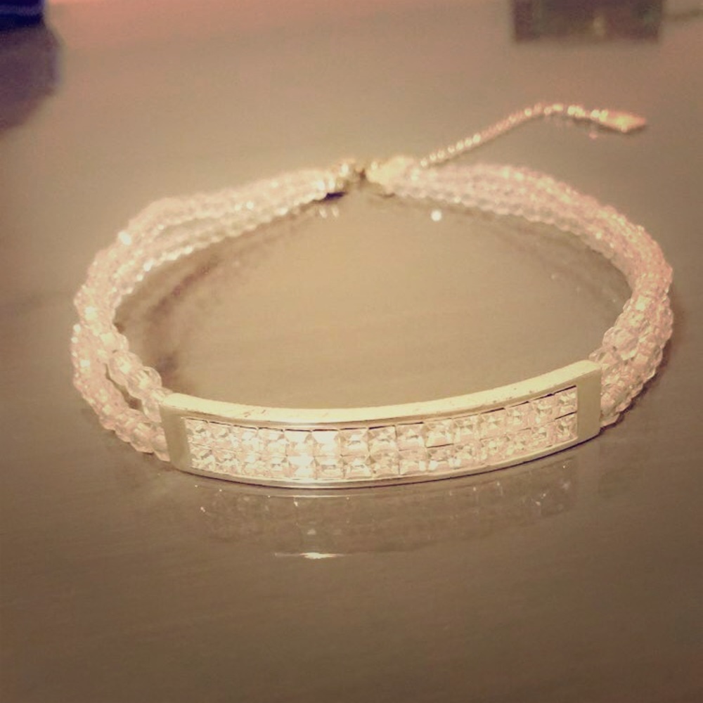 Choker necklace