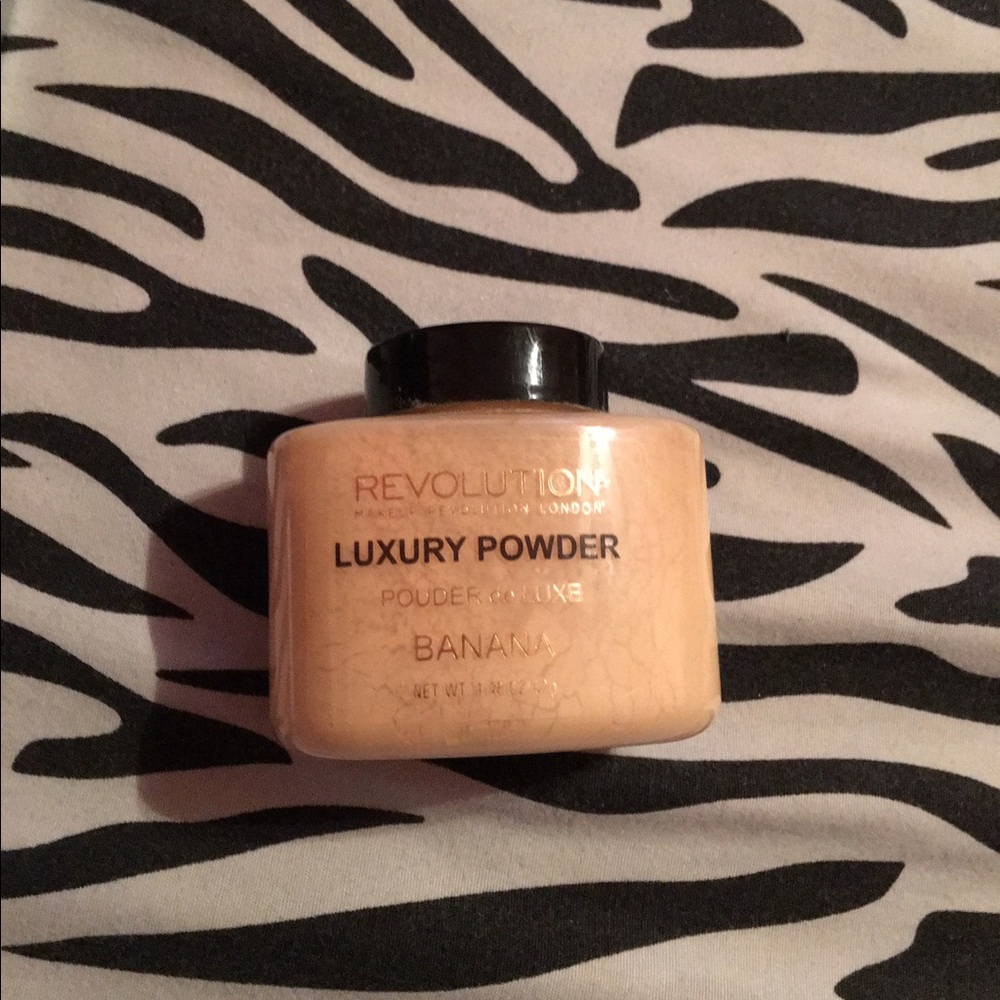 Makeup Revolution Banana Powder