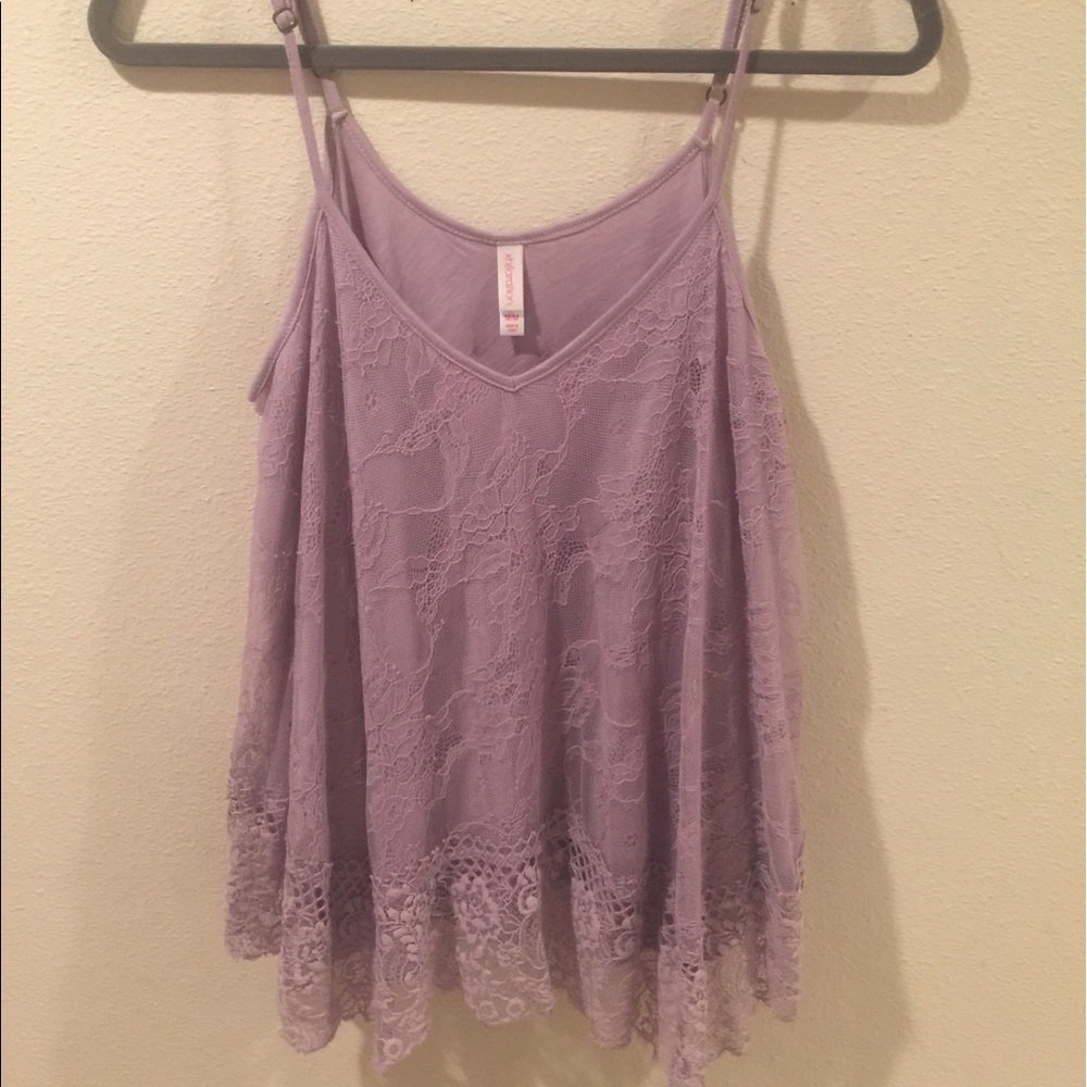 Purple loose, lace Tank!