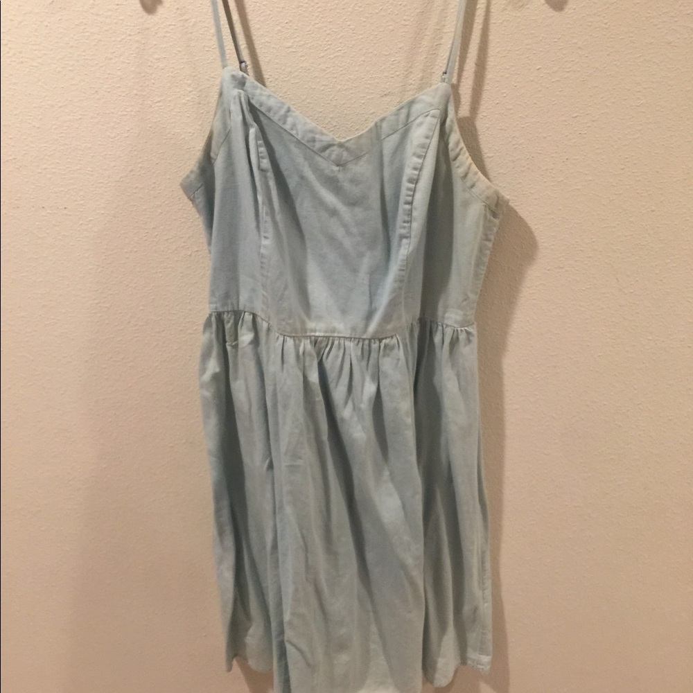 Light blue denim sun dress!! 🌻
