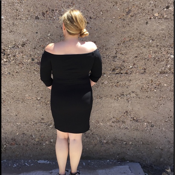 Black Women's Off the Shoulder dress-Host Pick🌟 - Picture 3 of 4