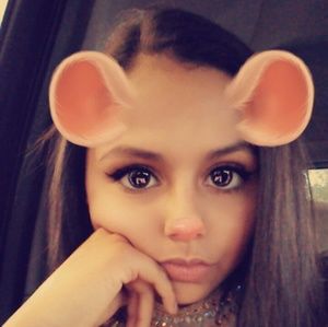 Meet your Posher, Valentina