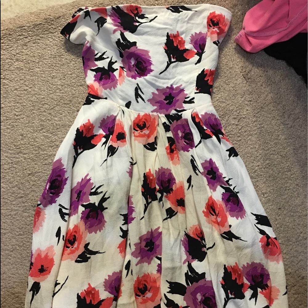 Strapless forever21 floral dress