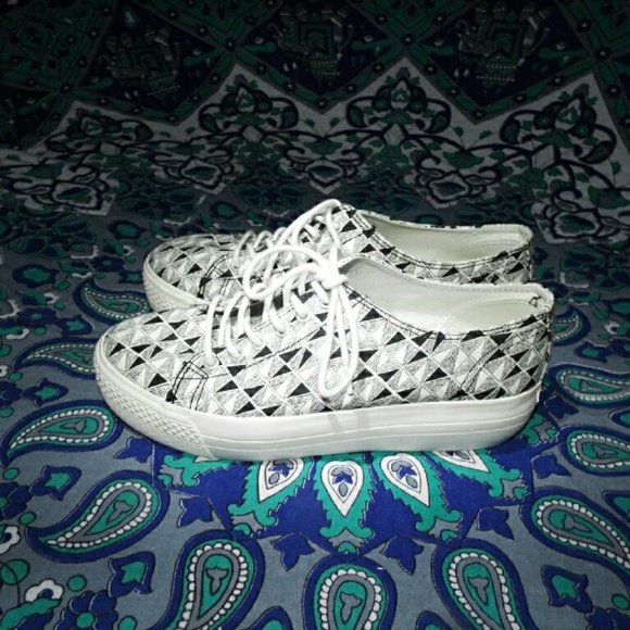 White Platforms from Solestruck's Limited Edition - Picture 3 of 4