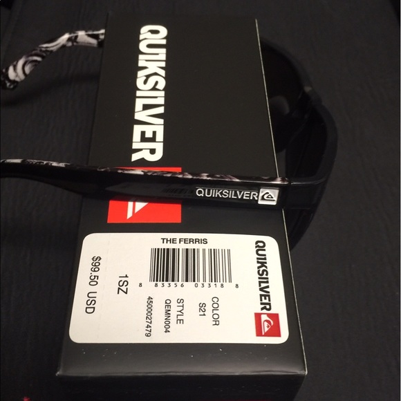 New Quiksilver glasses and Solar Watch bundle - Picture 3 of 6