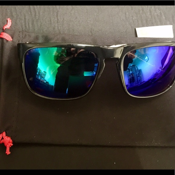 New Quiksilver glasses and Solar Watch bundle - Picture 5 of 6