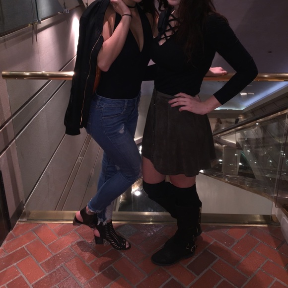 BLACK LACE UP TOP! - Picture 2 of 2