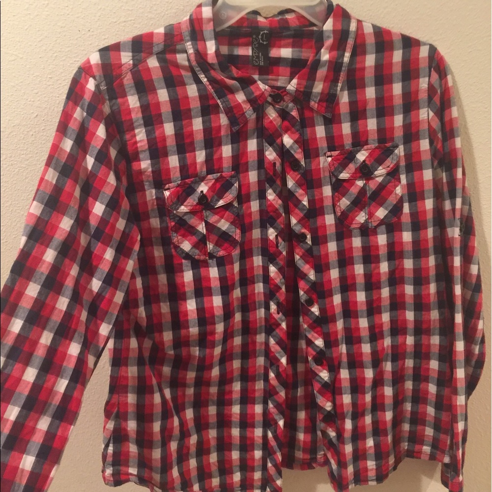 ZUMIEZ button up!