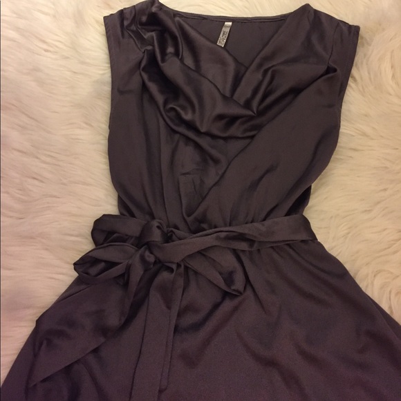 Metallic, satin dress - Picture 2 of 4