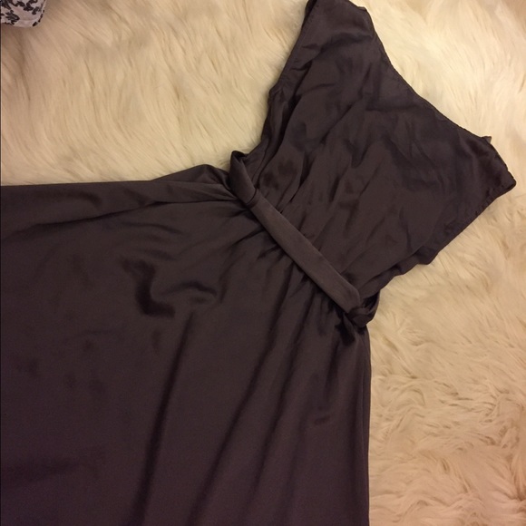 Metallic, satin dress - Picture 3 of 4