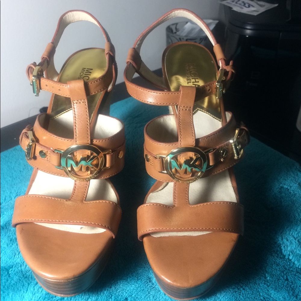 Micheal kors wedge sandals