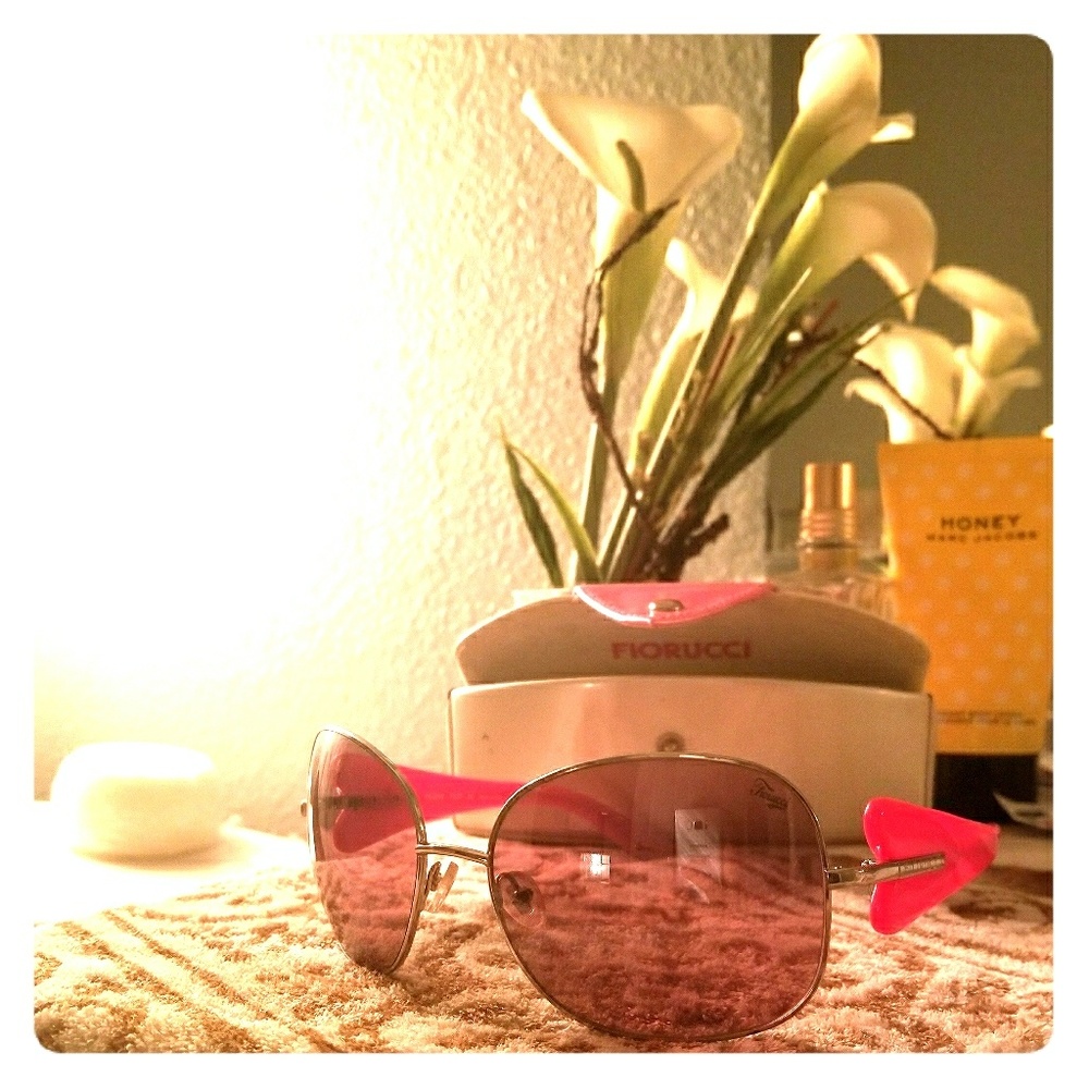 Sunglasses - Picture 3 of 3