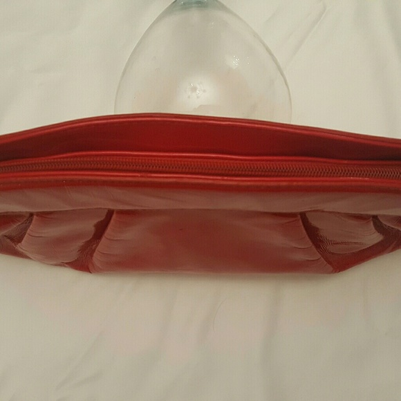 Bisou Bisou Red Purse - Picture 4 of 8