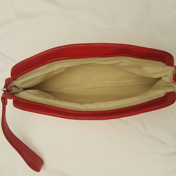 Bisou Bisou Red Purse - Picture 5 of 8