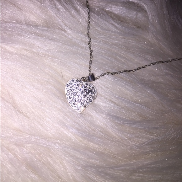 Diamond heart necklace - Picture 3 of 4