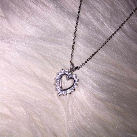 Diamond heart necklace - Picture 2 of 4