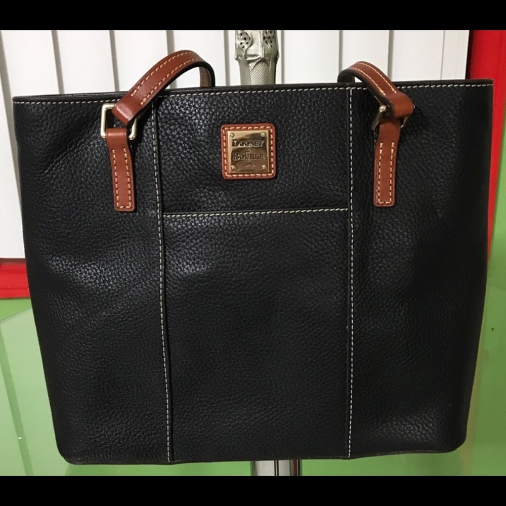 EUC Dooney and Burke Tote 👜