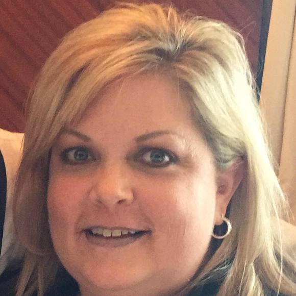 Meet your Posher, Lisa - Picture 1 of 1