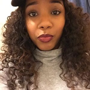 Meet your Posher, Dayna