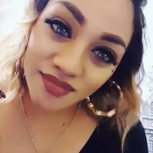 Meet your Posher, Monah