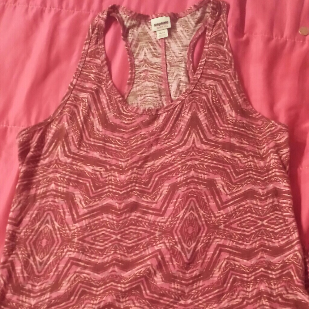 Sleeveless shirt