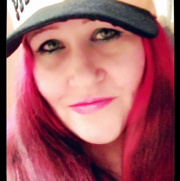 Meet your Posher, Dana - Picture 2 of 2