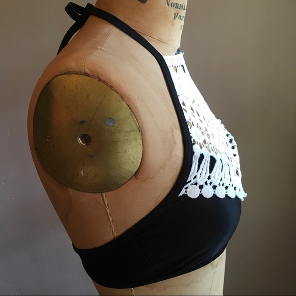 Crochet Bikini in Black - Picture 4 of 8