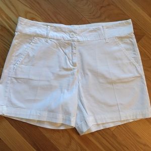 Women's white shorts, size 6