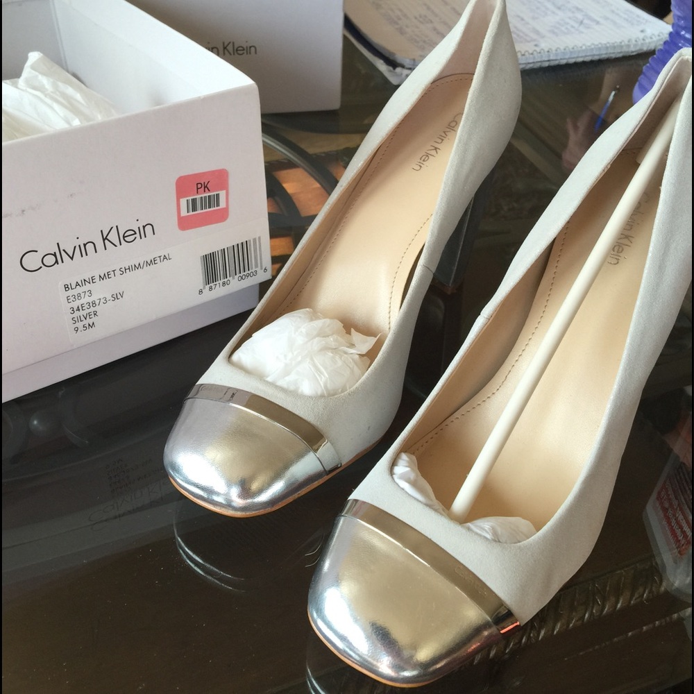 NWT. Metallic shimmer heels