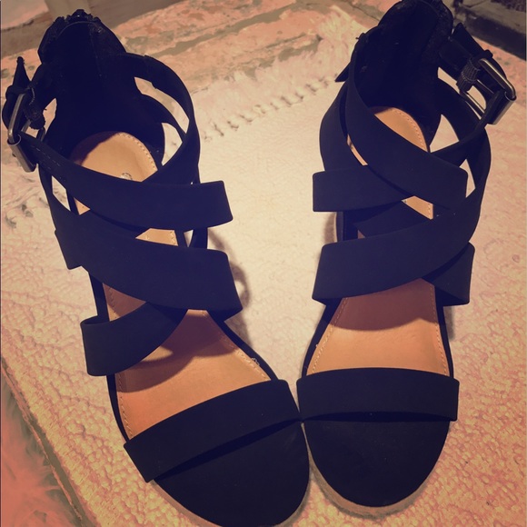 STRAPPY WEDGE ESPADRILLE SANDALS - Picture 2 of 7