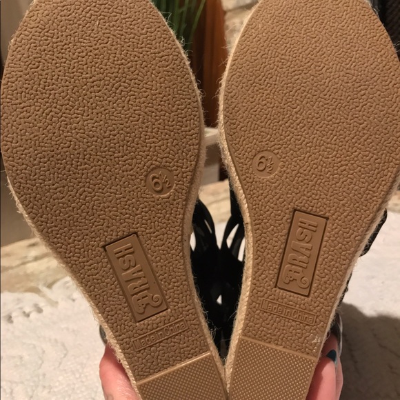 STRAPPY WEDGE ESPADRILLE SANDALS - Picture 3 of 7