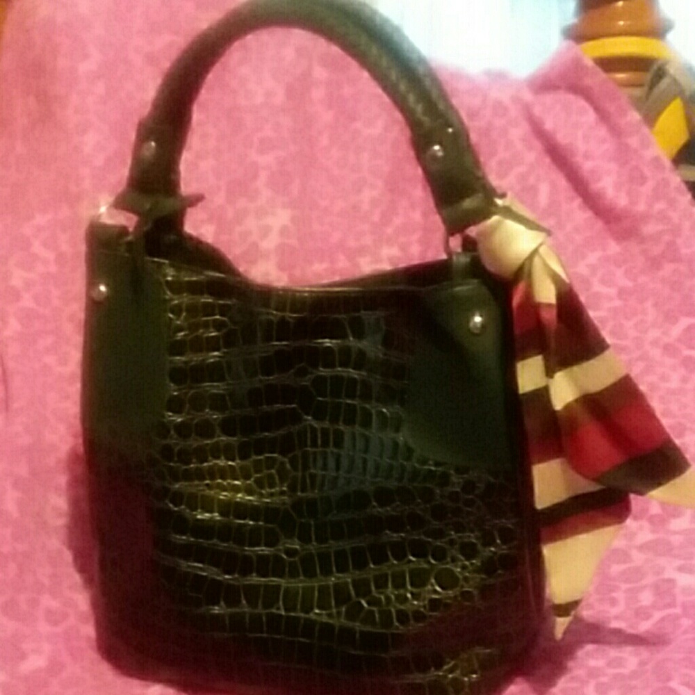 Alligator 2 strap lightweight big space purse