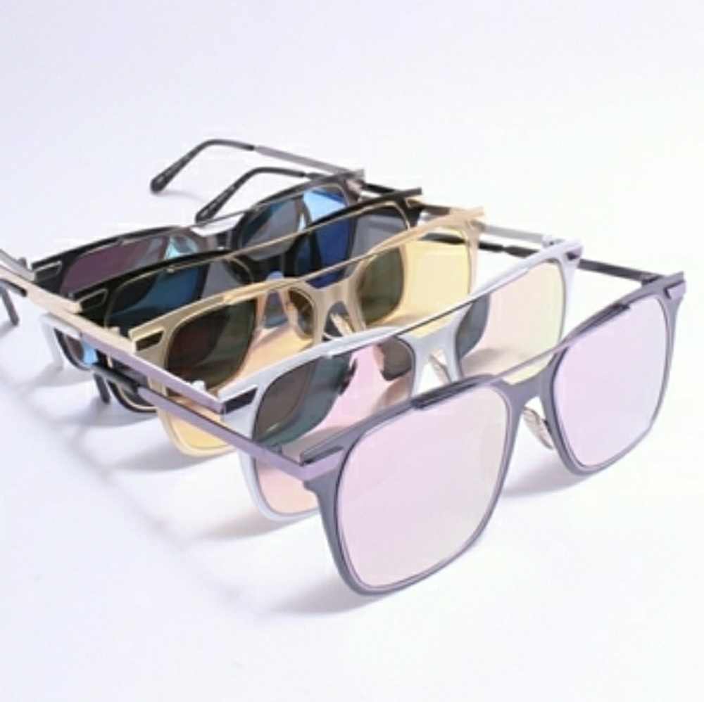 Mirrored sunglasses - Picture 2 of 2