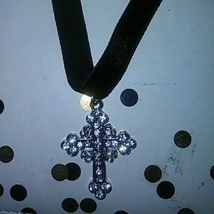 Cross Choker