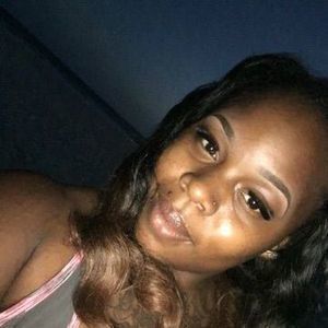 Meet your Posher, Adrienne